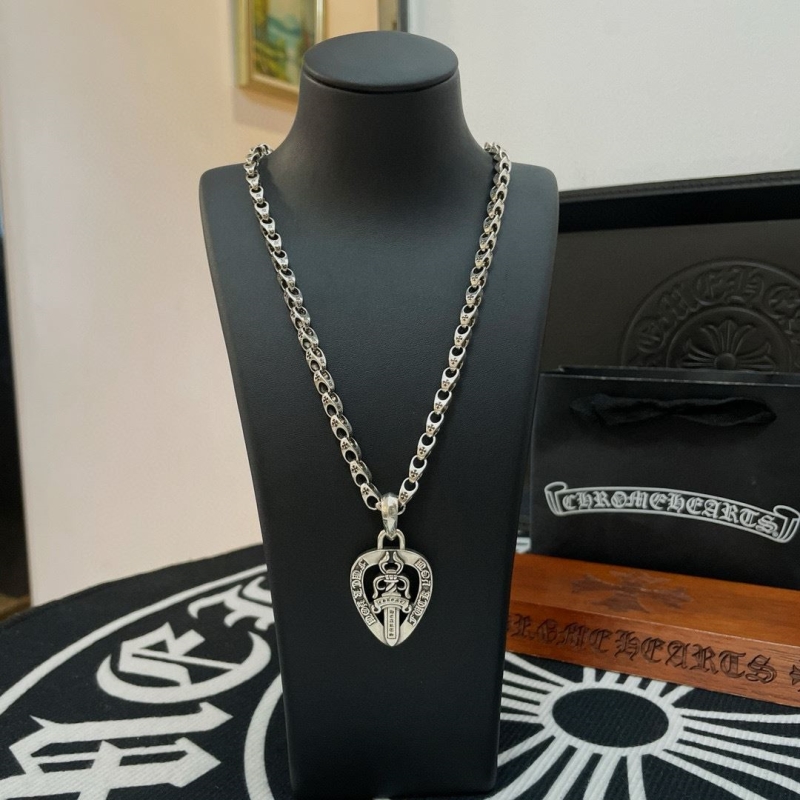 Ch*0me He**ts necklaces